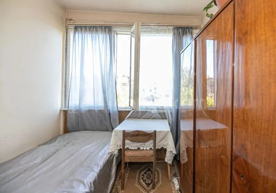 1 Սենյականոց Բնակարան Քարե Շենքում, 45քմ, 4/5 հարկ, Նորմալ Վիճակում