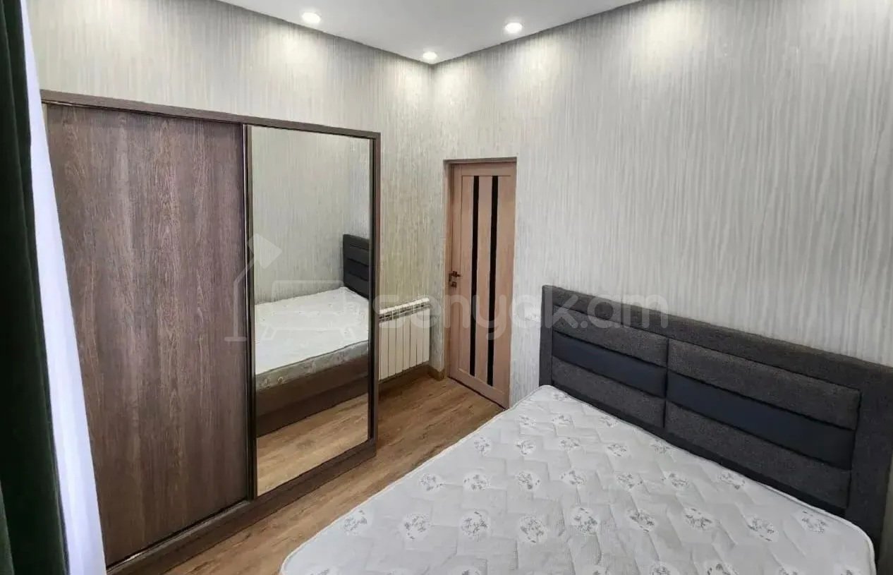 1 Սենյականոց Բնակարան Քարե Շենքում, 38քմ, 3/5 հարկ, Դիզայներական Վերանորոգված