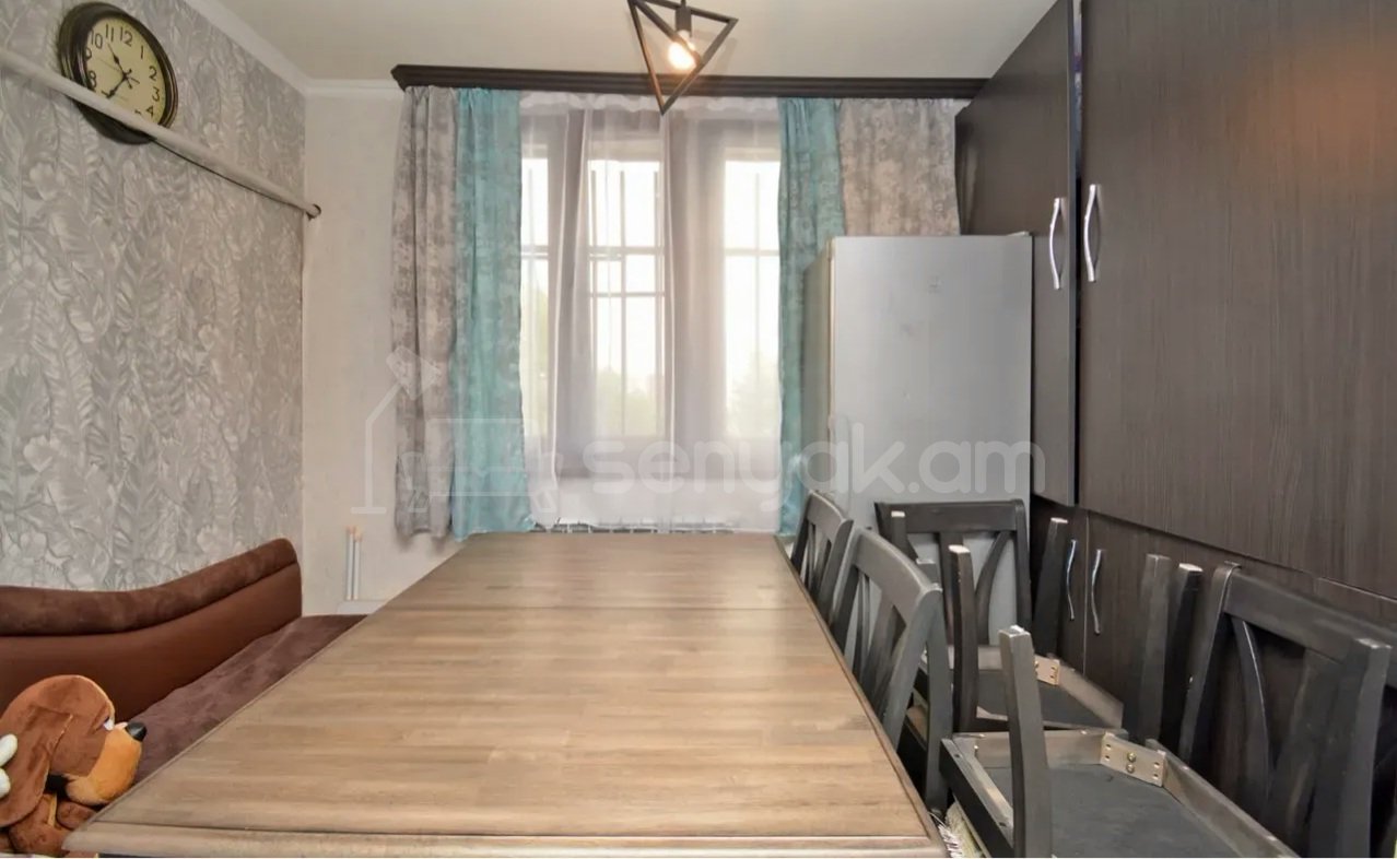 2 Սենյականոց Բնակարան Քարե Շենքում, 52քմ, 2/4 հարկ, Կապիտալ Վերանորոգված