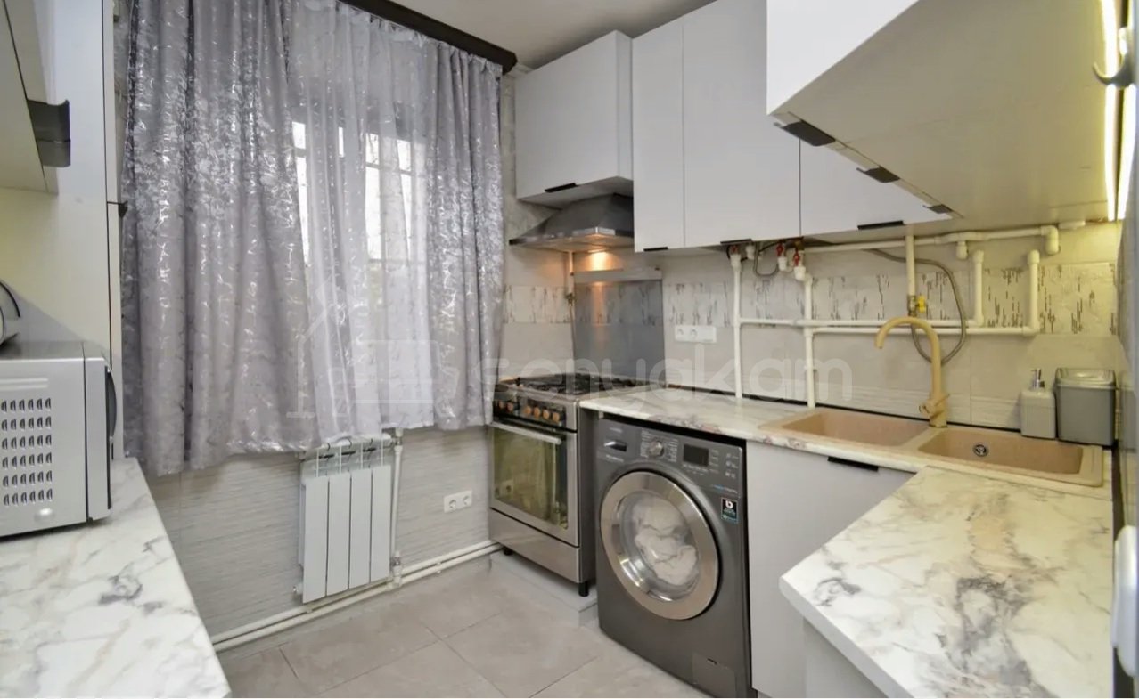 2 Սենյականոց Բնակարան Քարե Շենքում, 52քմ, 2/4 հարկ, Կապիտալ Վերանորոգված