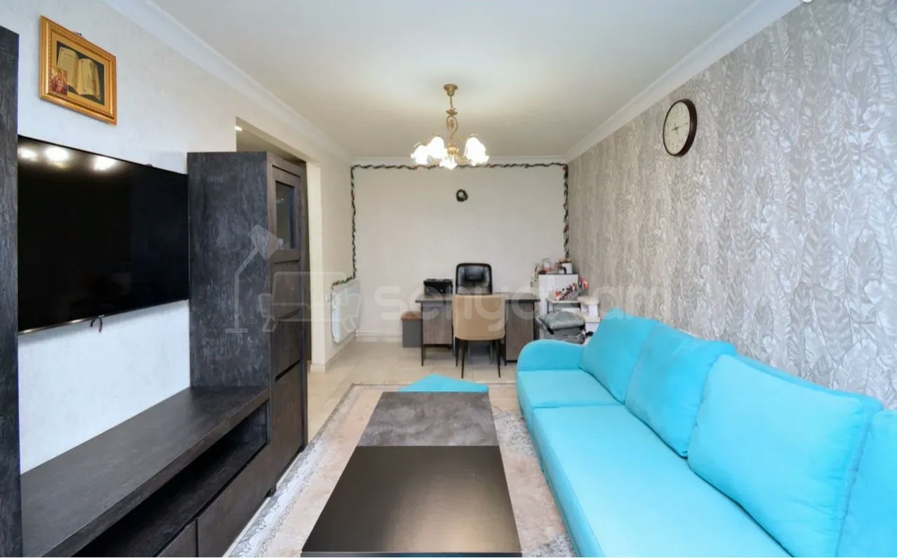 2 Սենյականոց Բնակարան Քարե Շենքում, 52քմ, 2/4 հարկ, Կապիտալ Վերանորոգված