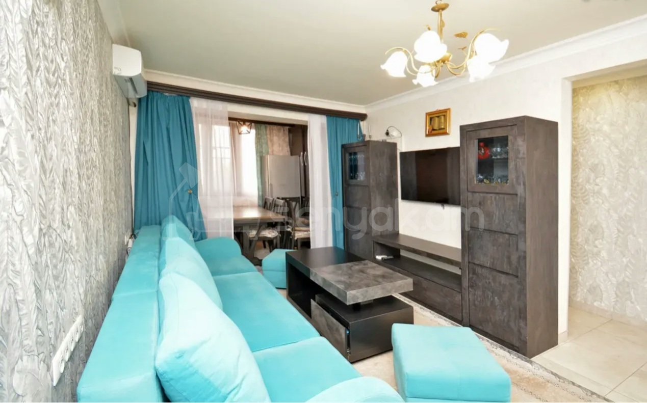 2 Սենյականոց Բնակարան Քարե Շենքում, 52քմ, 2/4 հարկ, Կապիտալ Վերանորոգված