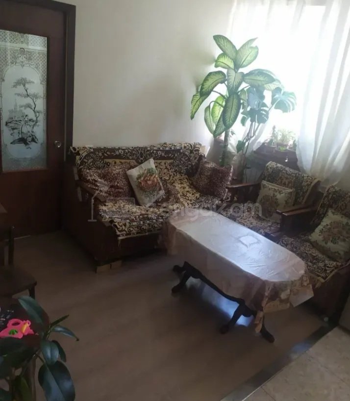 1 Սենյականոց Բնակարան Քարե Շենքում, 47քմ, 3/5 հարկ, Նորմալ Վիճակում