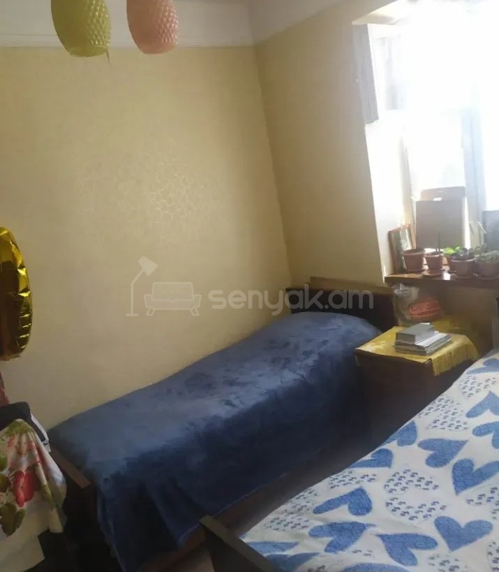 1 Սենյականոց Բնակարան Քարե Շենքում, 47քմ, 3/5 հարկ, Նորմալ Վիճակում