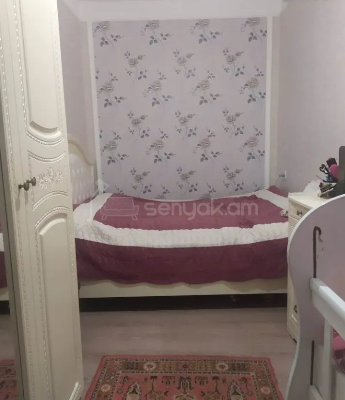 1 Սենյականոց Բնակարան Քարե Շենքում, 47քմ, 3/5 հարկ, Նորմալ Վիճակում