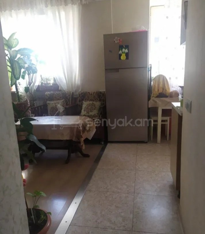 1 Սենյականոց Բնակարան Քարե Շենքում, 47քմ, 3/5 հարկ, Նորմալ Վիճակում