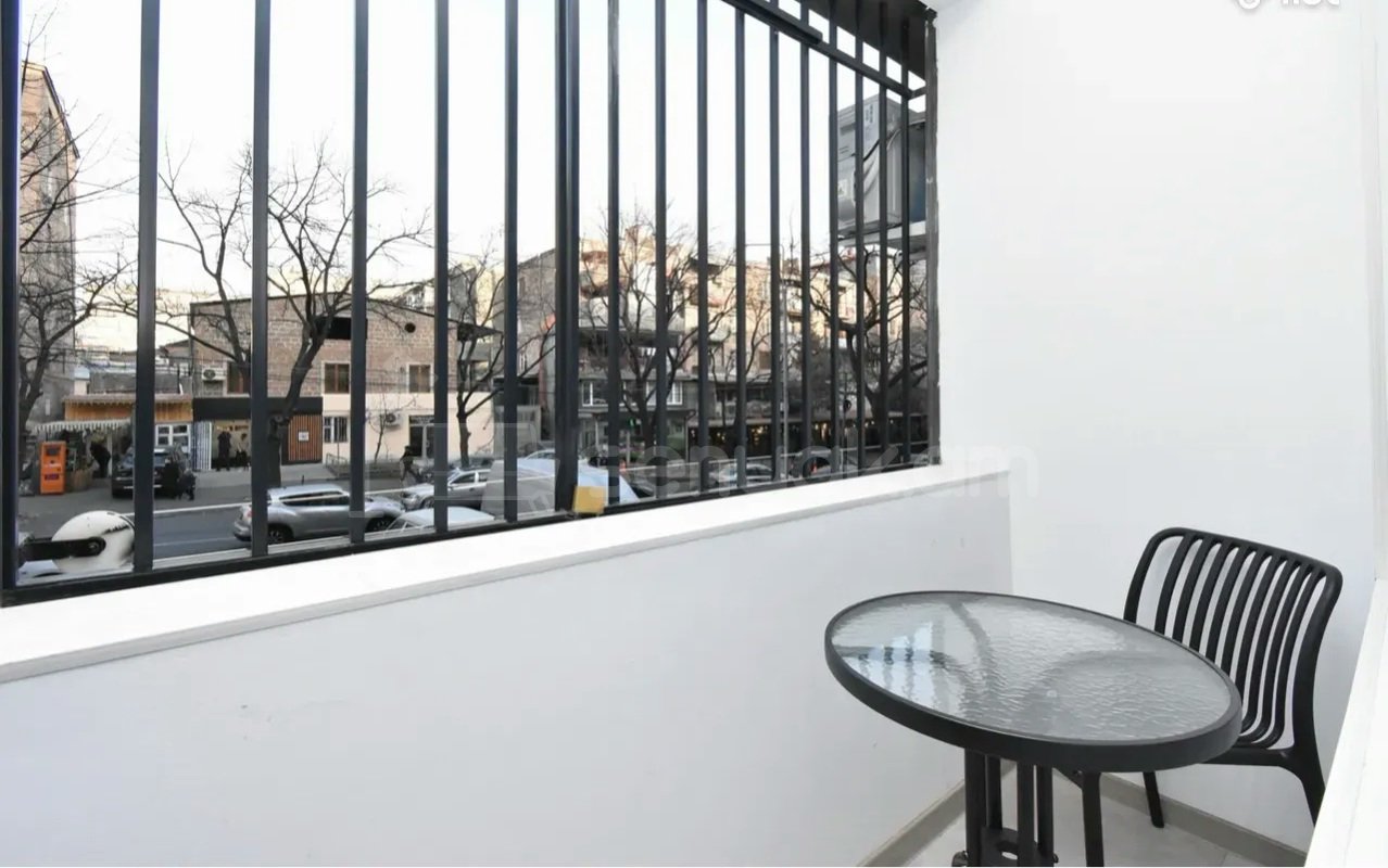 3 Սենյականոց Բնակարան, 63քմ, 2/9 հարկ, Կապիտալ Վերանորոգված