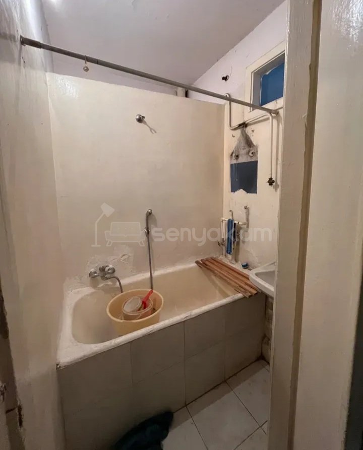 2 Սենյականոց Բնակարան Քարե Շենքում, 63քմ, 5/5 հարկ, Զրոյական Վիճակում