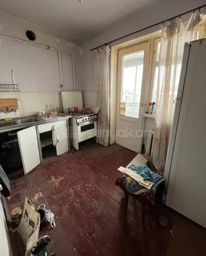 2 Սենյականոց Բնակարան Քարե Շենքում, 63քմ, 5/5 հարկ, Զրոյական Վիճակում