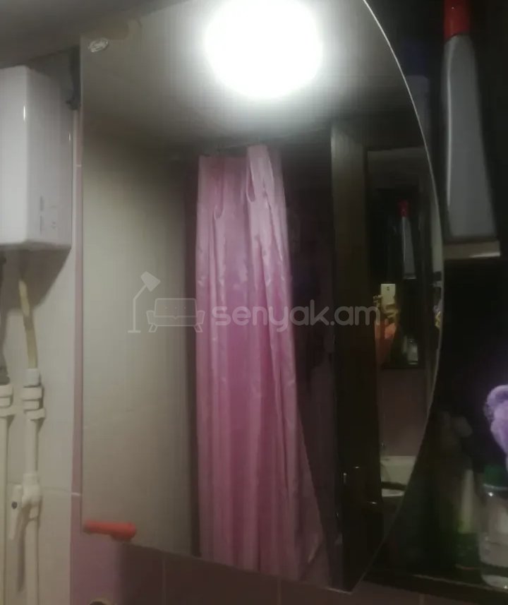 3 Սենյականոց Բնակարան Քարե Շենքում, 32քմ, 3/5 հարկ, Նորմալ Վիճակում, Կահավորված