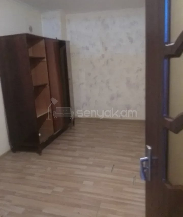 3 Սենյականոց Բնակարան Քարե Շենքում, 58քմ, 1/1 հարկ, Նորմալ Վիճակում, Կահավորված