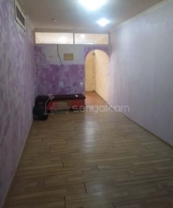 3 Սենյականոց Բնակարան Քարե Շենքում, 58քմ, 1/1 հարկ, Նորմալ Վիճակում, Կահավորված