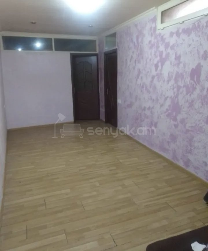 3 Սենյականոց Բնակարան Քարե Շենքում, 58քմ, 1/1 հարկ, Նորմալ Վիճակում, Կահավորված