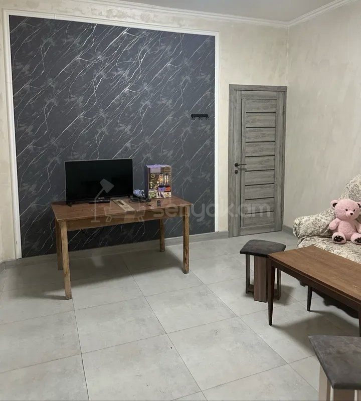 1 Սենյականոց Բնակարան Քարե Շենքում, 40քմ, 3/5 հարկ, Նորմալ Վիճակում