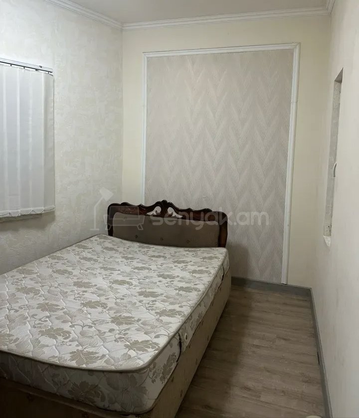 1 Սենյականոց Բնակարան Քարե Շենքում, 40քմ, 3/5 հարկ, Նորմալ Վիճակում