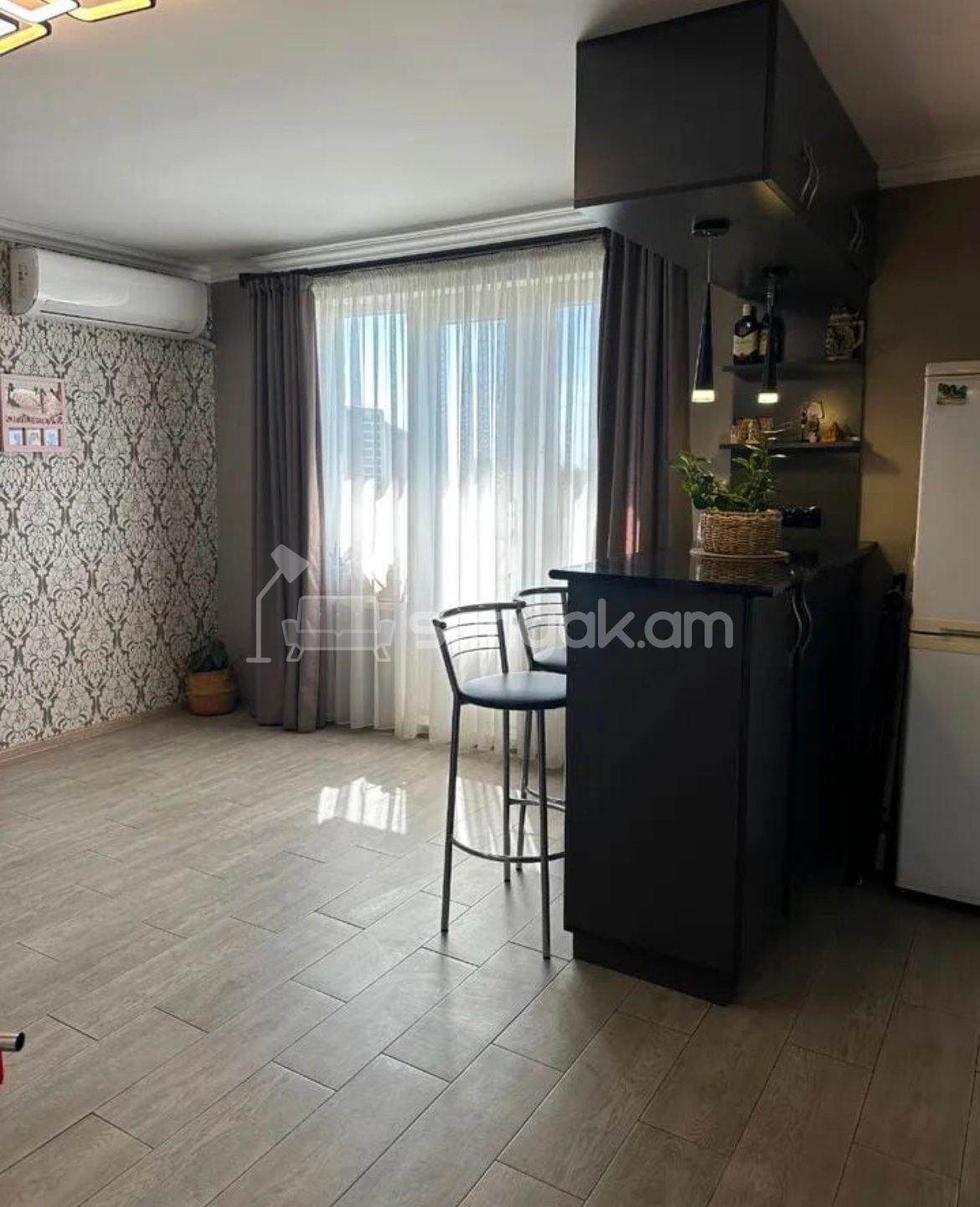 1 Սենյականոց Բնակարան Քարե Շենքում, 32քմ, 2/4 հարկ, Կապիտալ Վերանորոգված