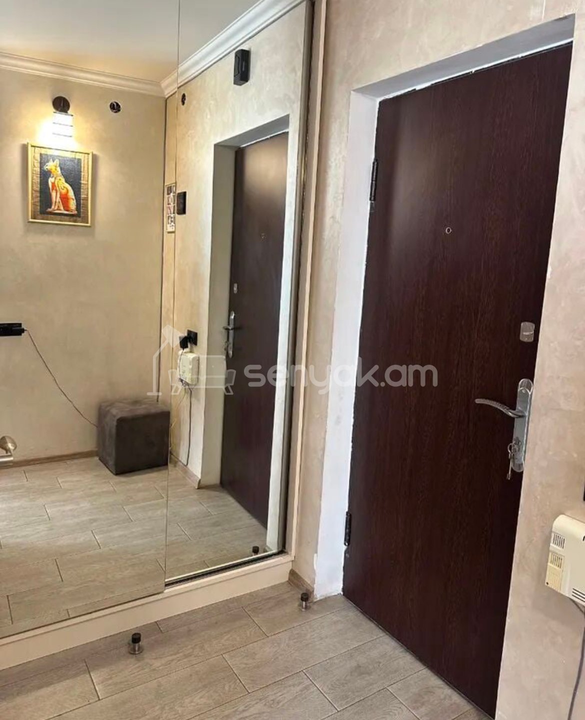 1 Սենյականոց Բնակարան Քարե Շենքում, 32քմ, 2/4 հարկ, Կապիտալ Վերանորոգված