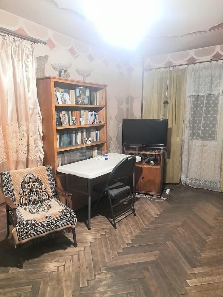 1 Սենյականոց Բնակարան Քարե Շենքում, 40քմ, 2/5 հարկ, Պետական Վիճակում, Կահավորված