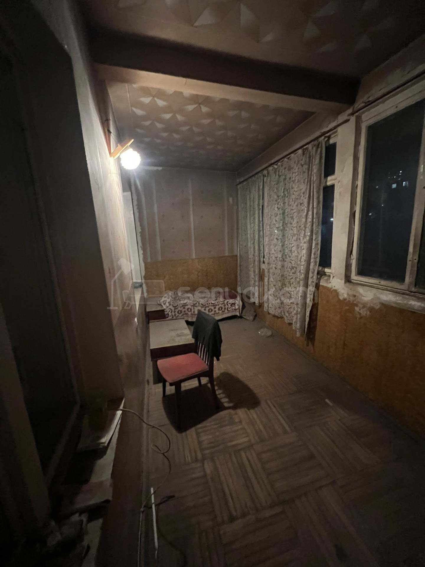 3 Սենյականոց Բնակարան Քարե Շենքում, 74քմ, 4/5 հարկ, Պետական Վիճակում