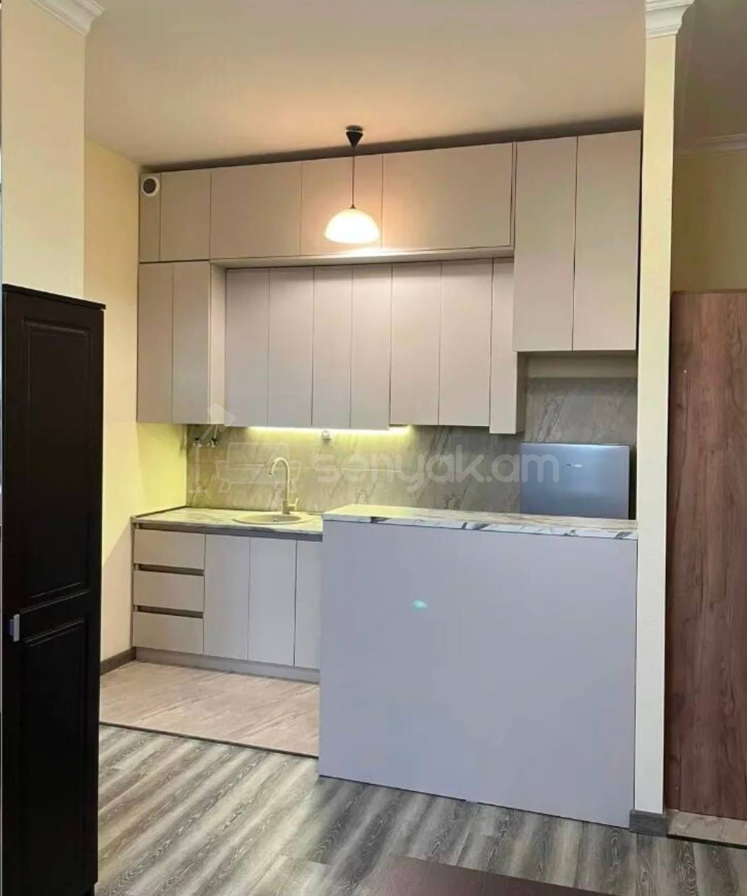 2 Սենյականոց Բնակարան, 40քմ, 1/4 հարկ, Կապիտալ Վերանորոգված, Կահավորված