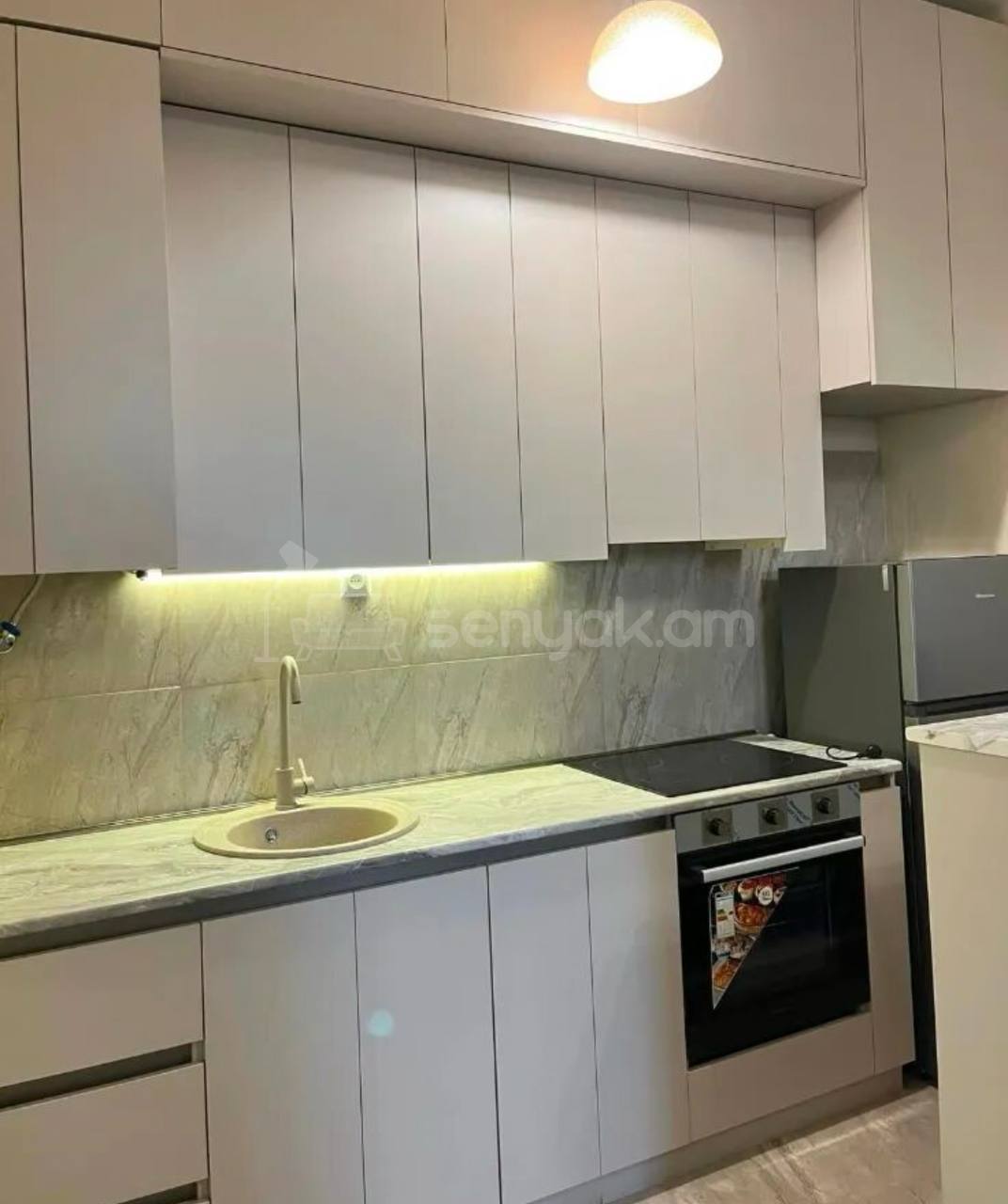 2 Սենյականոց Բնակարան, 40քմ, 1/4 հարկ, Կապիտալ Վերանորոգված, Կահավորված