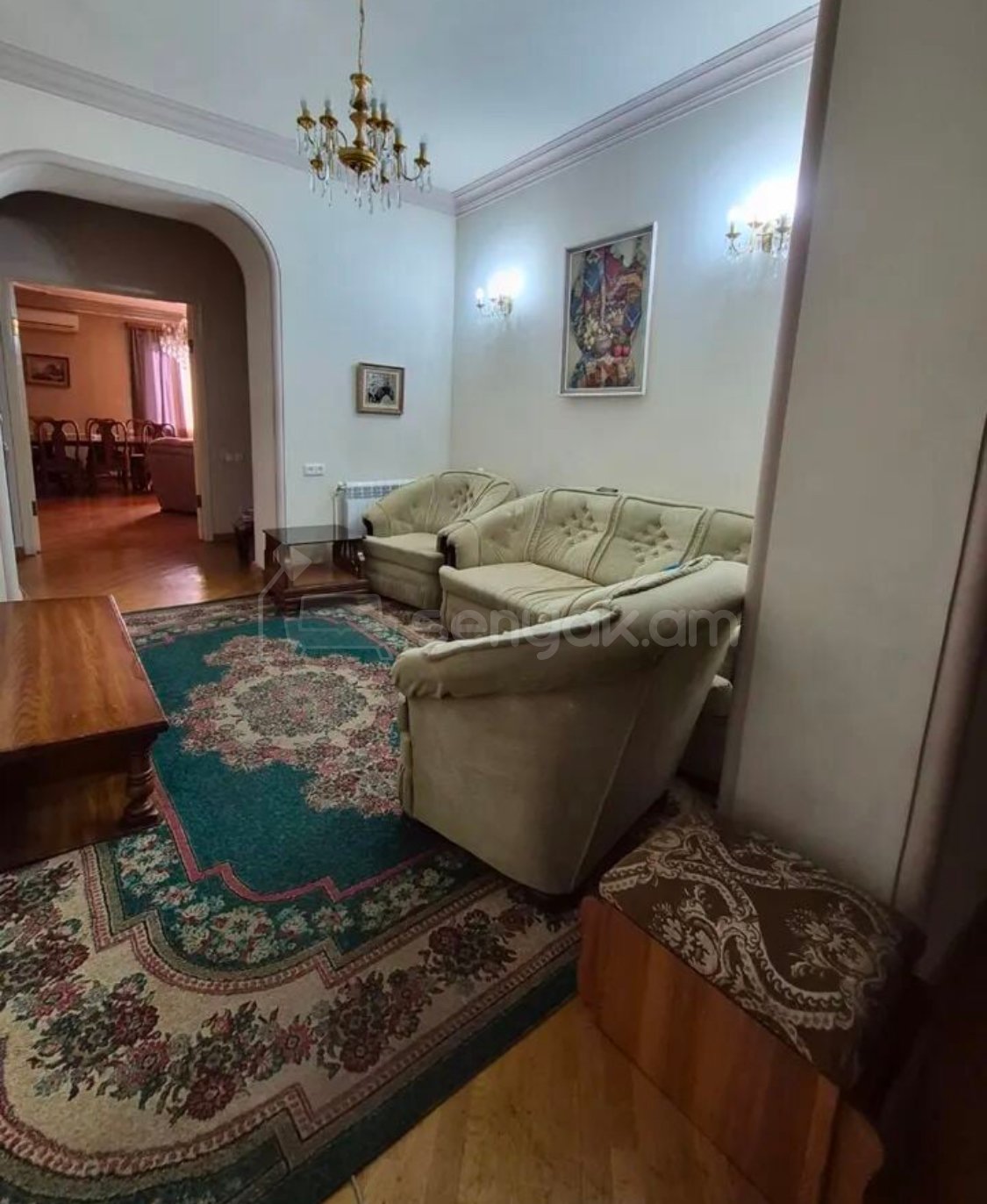 4 Սենյականոց Բնակարան Քարե Շենքում, 189քմ, 2/3 հարկ, Կապիտալ Վերանորոգված