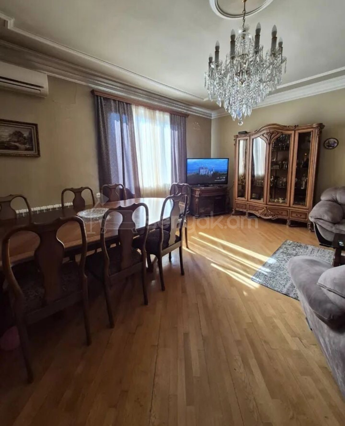 4 Սենյականոց Բնակարան Քարե Շենքում, 189քմ, 2/3 հարկ, Կապիտալ Վերանորոգված