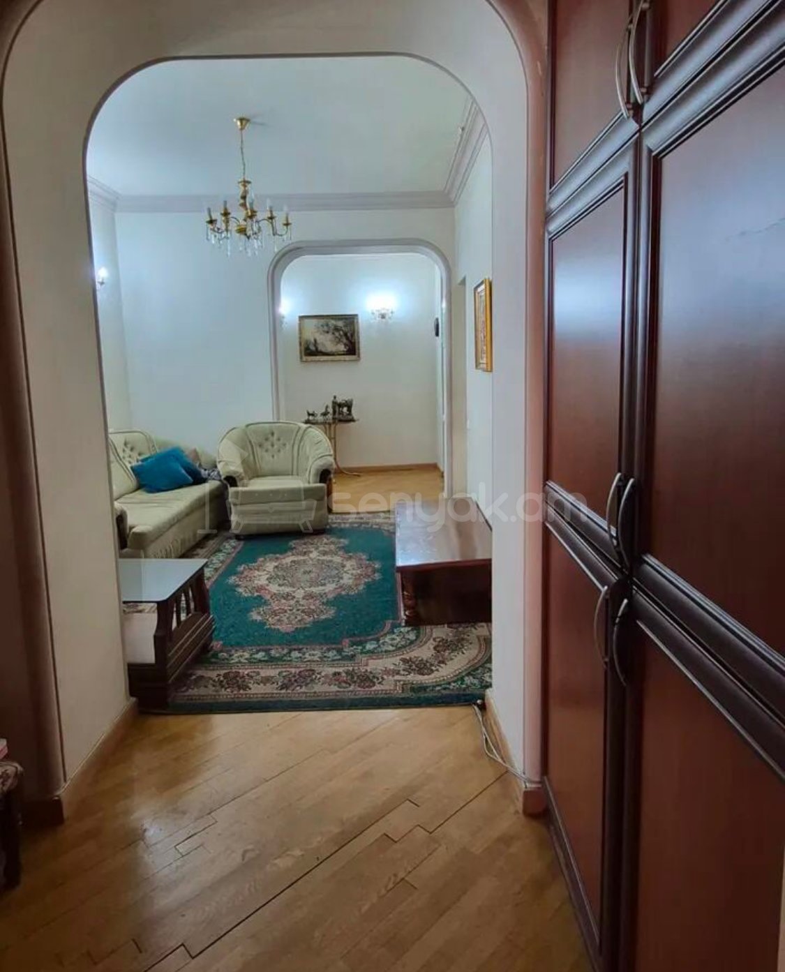 4 Սենյականոց Բնակարան Քարե Շենքում, 189քմ, 2/3 հարկ, Կապիտալ Վերանորոգված