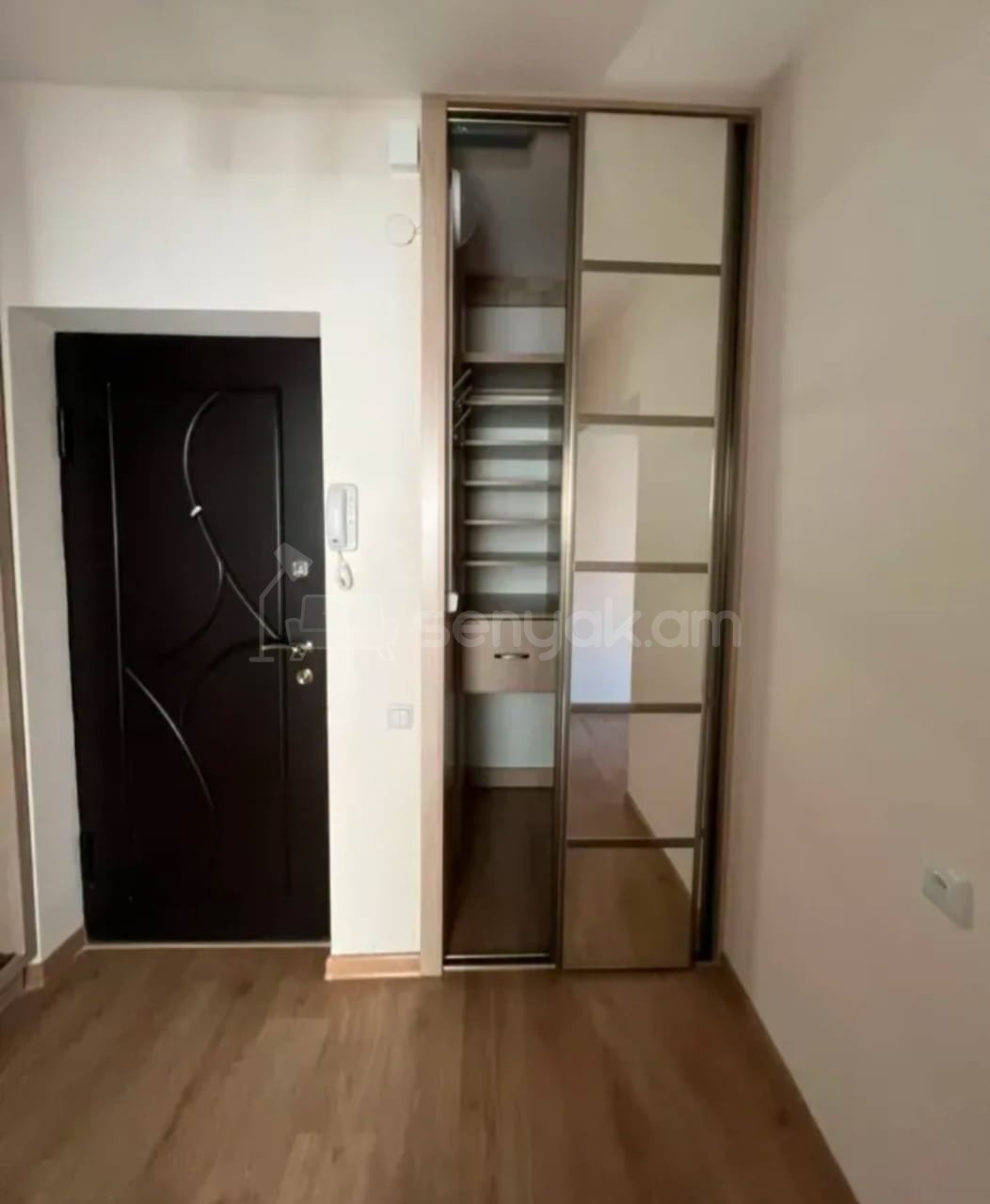 2 Սենյականոց Բնակարան Նորակառույցում, 64քմ, 4/12 հարկ, Կապիտալ Վերանորոգված