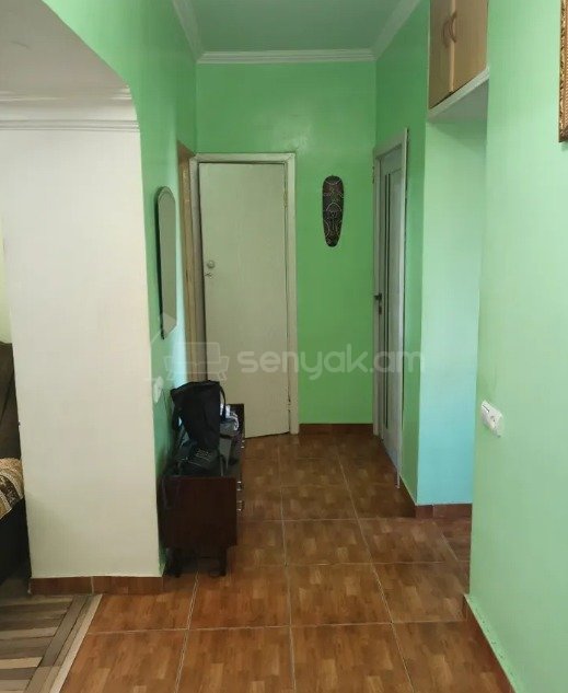 3 Սենյականոց Բնակարան Քարե Շենքում, 80քմ, 3/5 հարկ, Նորմալ Վիճակում