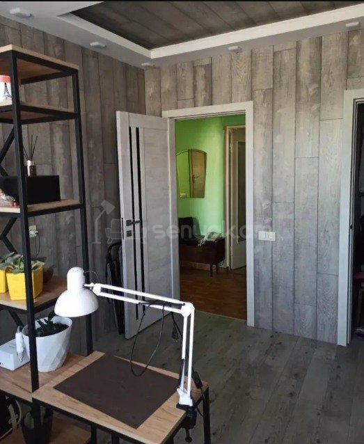 3 Սենյականոց Բնակարան Քարե Շենքում, 80քմ, 3/5 հարկ, Նորմալ Վիճակում