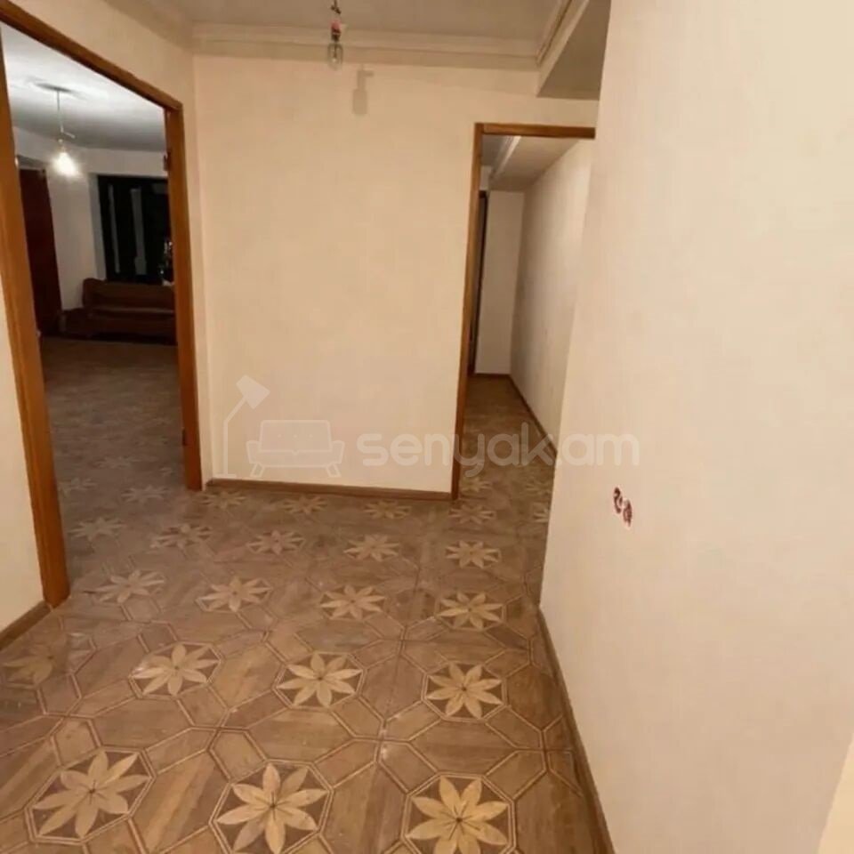 3 Սենյականոց Բնակարան, 97քմ, 10/14 հարկ, Պետական Վիճակում