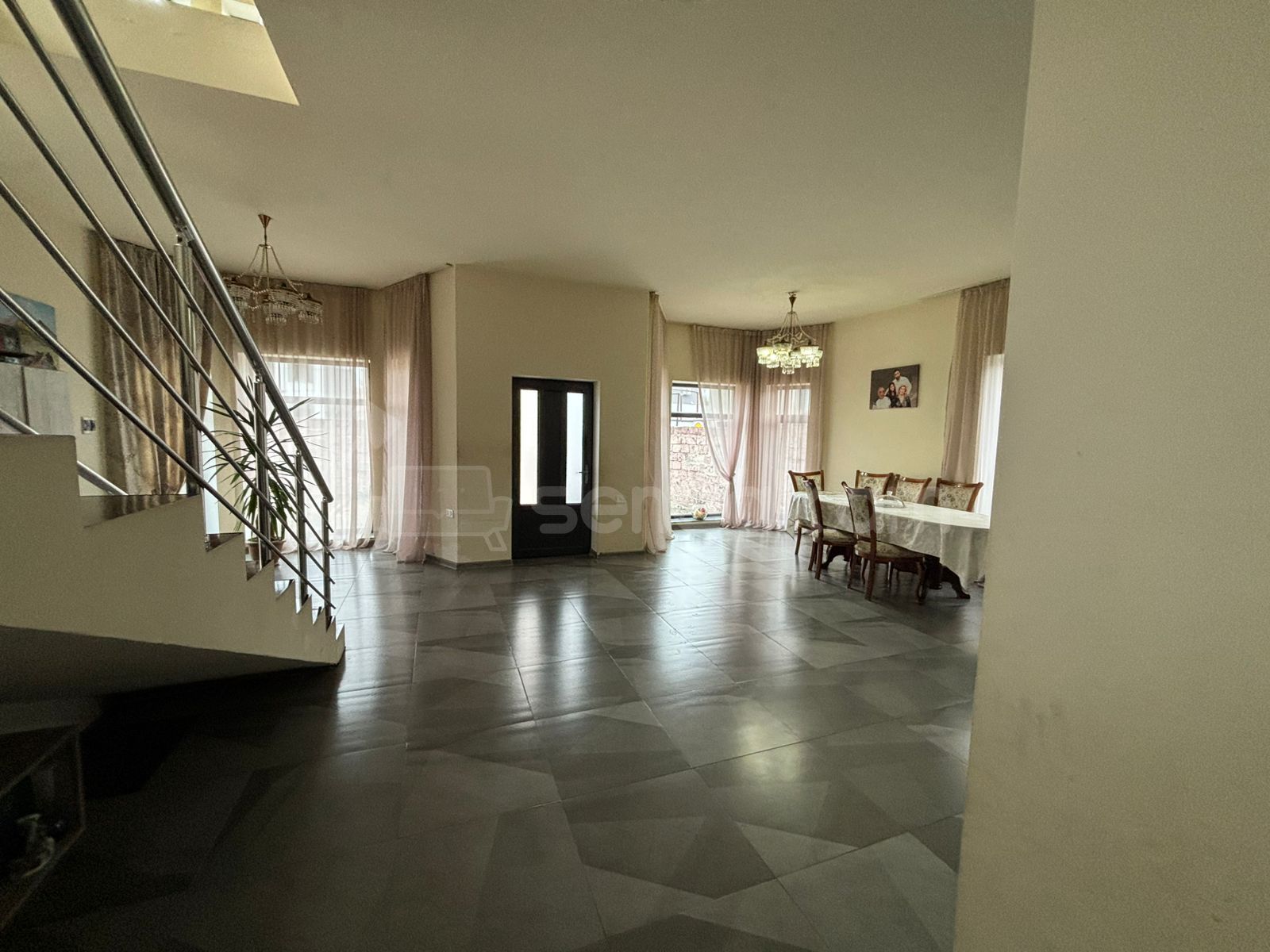 5 Սենյականոց Սեփական Տուն, 177քմ, Կապիտալ Վերանորոգված