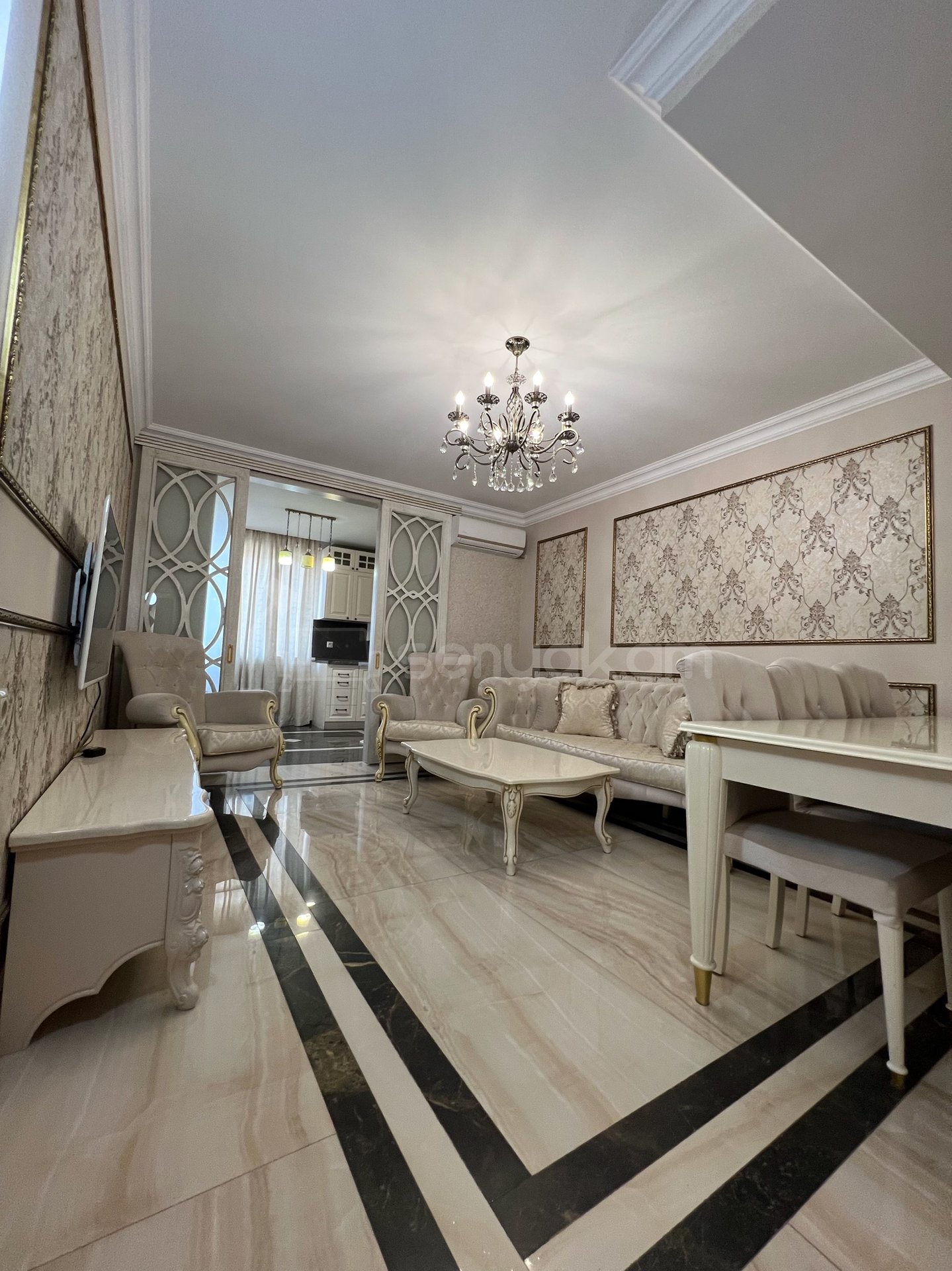 3 Սենյականոց Բնակարան Քարե Շենքում, 76քմ, 2/7 հարկ, Դիզայներական Վերանորոգված