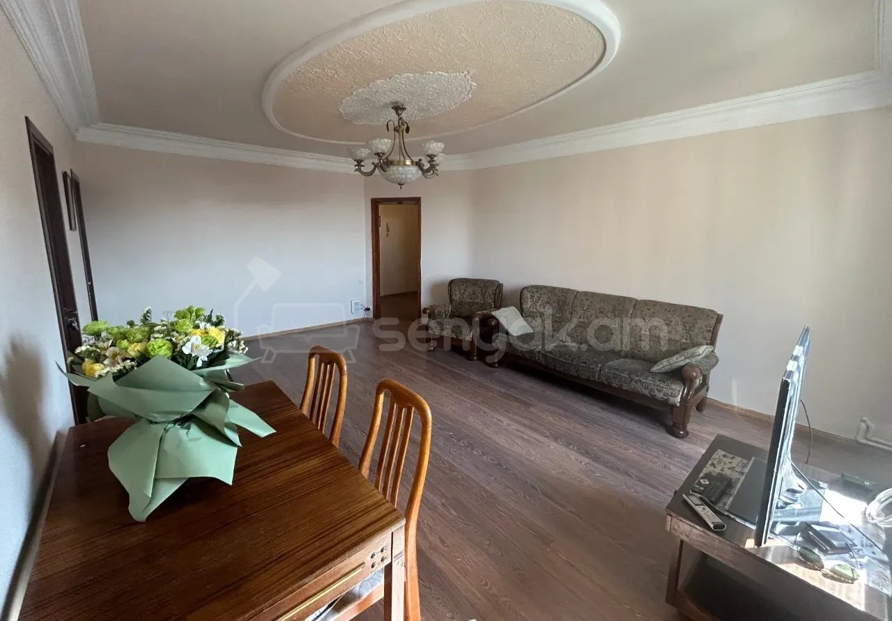 2 Սենյականոց Բնակարան Քարե Շենքում, 70քմ, 9/9 հարկ, Կապիտալ Վերանորոգված, Կահավորված