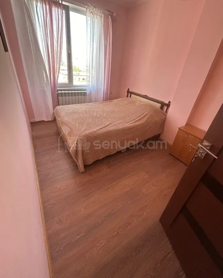 2 Սենյականոց Բնակարան Քարե Շենքում, 70քմ, 9/9 հարկ, Կապիտալ Վերանորոգված, Կահավորված