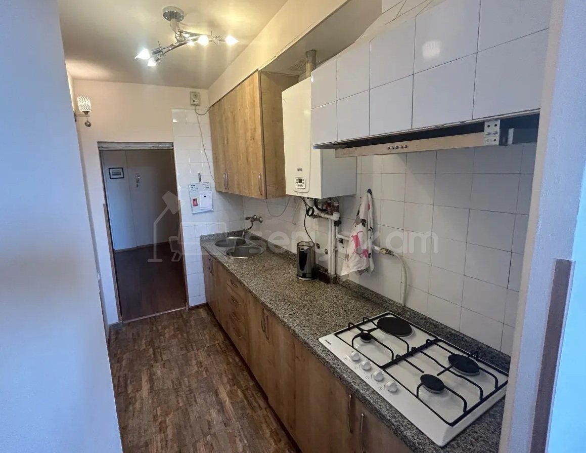 2 Սենյականոց Բնակարան Քարե Շենքում, 70քմ, 9/9 հարկ, Կապիտալ Վերանորոգված, Կահավորված