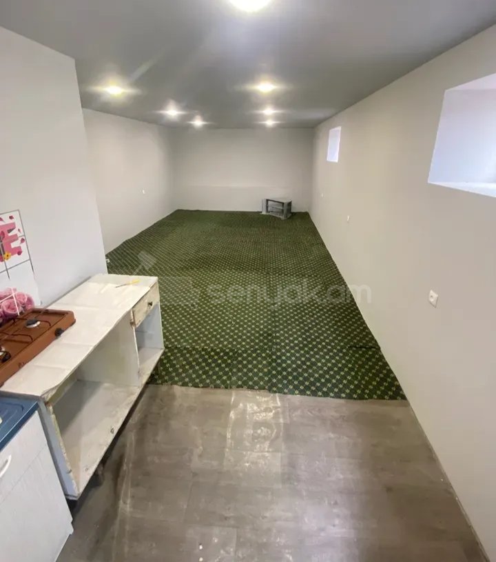 1 Սենյականոց Բնակարան Քարե Շենքում, 35քմ, 1/1 հարկ, Նորմալ Վիճակում