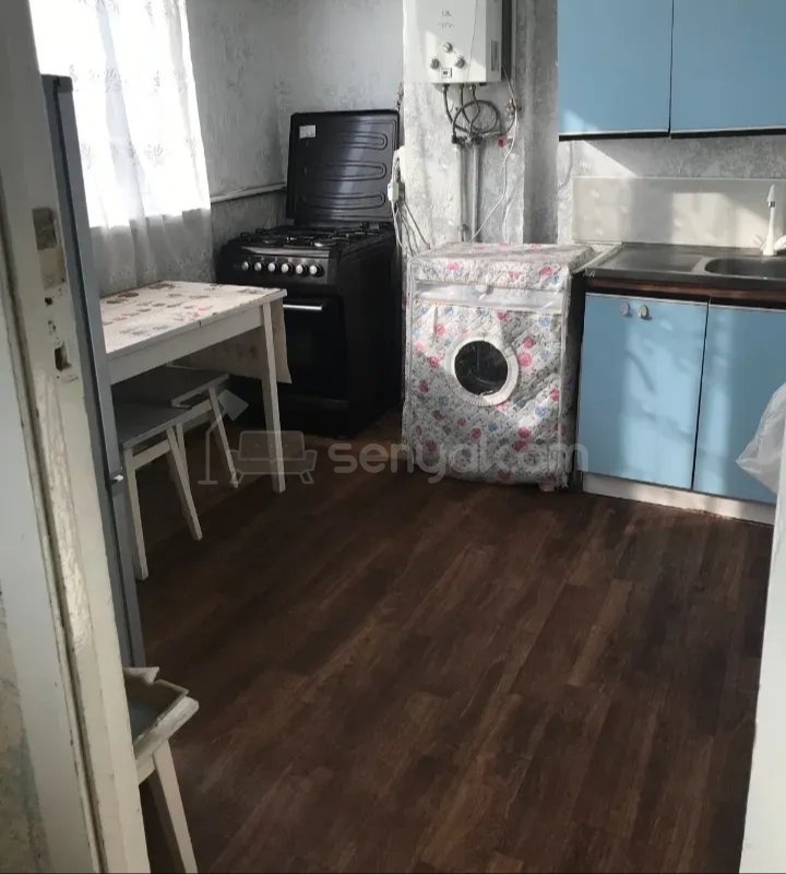 1 Սենյականոց Բնակարան Քարե Շենքում, 45քմ, 5/9 հարկ, Նորմալ Վիճակում, Կահավորված