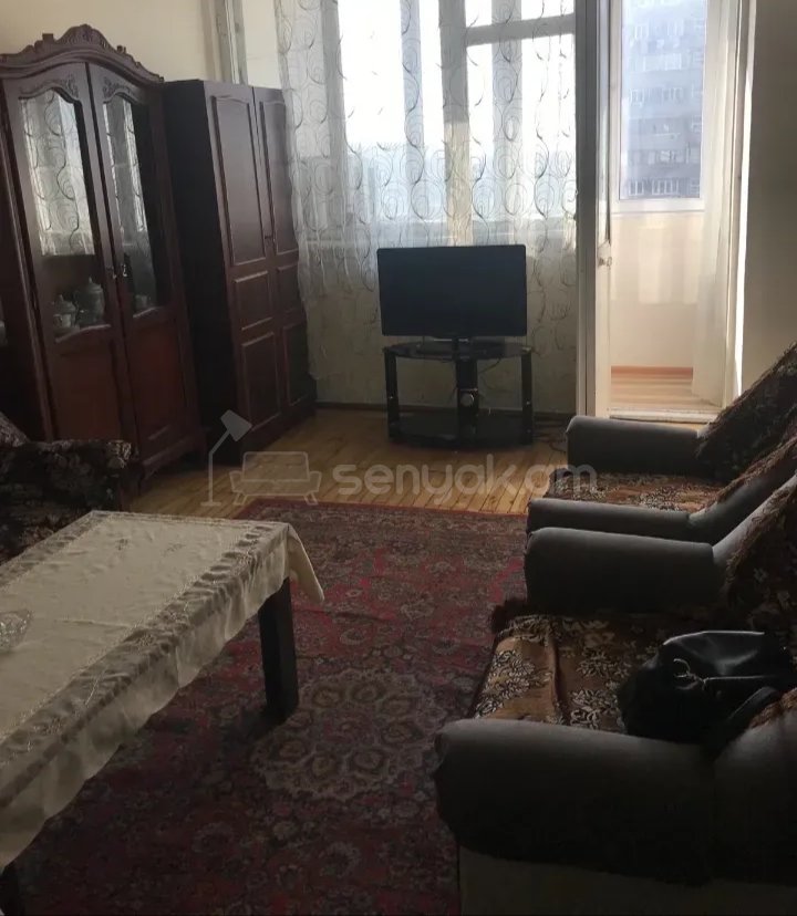 1 Սենյականոց Բնակարան Քարե Շենքում, 45քմ, 5/9 հարկ, Նորմալ Վիճակում, Կահավորված