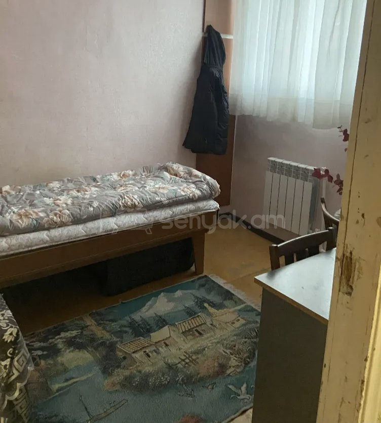 3 Սենյականոց Բնակարան Քարե Շենքում, 56քմ, 1/1 հարկ, Նորմալ Վիճակում, Կահավորված