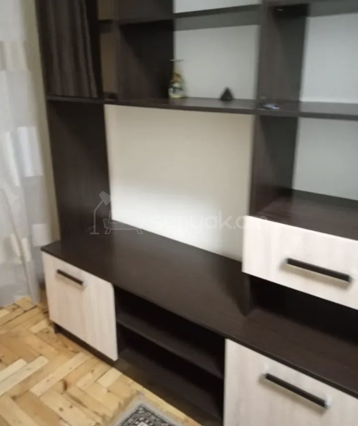 2 Սենյականոց Բնակարան Քարե Շենքում, 55քմ, 3/5 հարկ, Նորմալ Վիճակում, Կահավորված