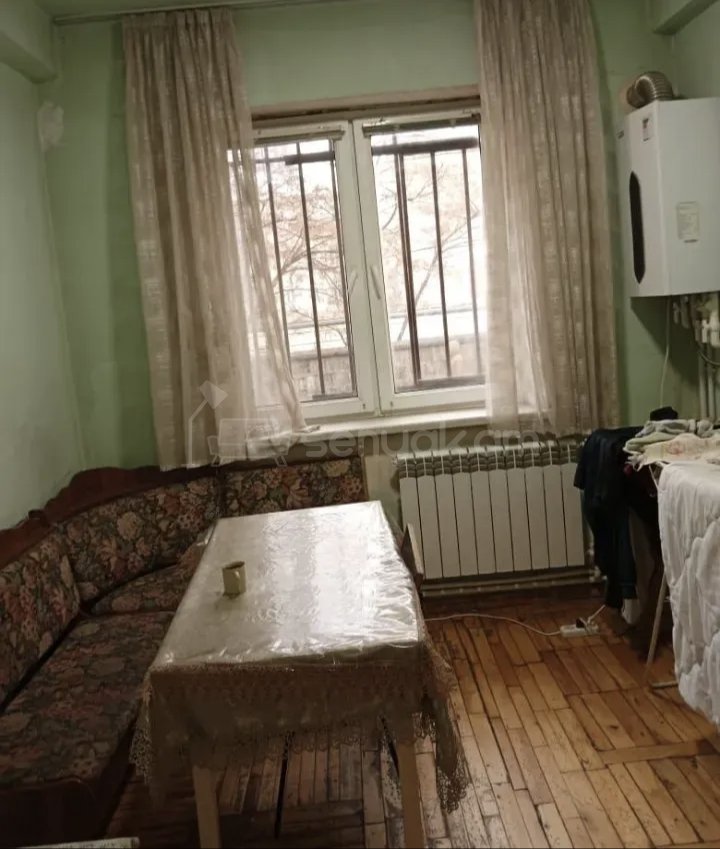 2 Սենյականոց Բնակարան Քարե Շենքում, 55քմ, 3/5 հարկ, Նորմալ Վիճակում, Կահավորված