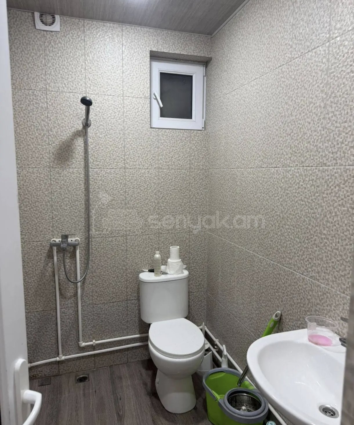 2 Սենյականոց Բնակարան Քարե Շենքում, 40քմ, 1/1 հարկ, Նորմալ Վիճակում, Կահավորված