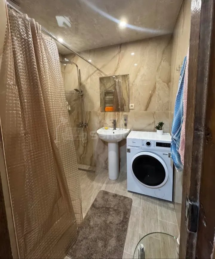 3 Սենյականոց Բնակարան, 78քմ, 4/9 հարկ, Նորմալ Վիճակում, Կահավորված, Արևկող