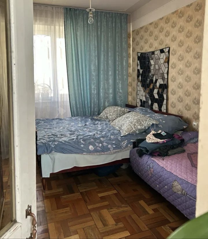 2 Սենյականոց Բնակարան Քարե Շենքում, 40քմ, 1/1 հարկ, Նորմալ Վիճակում, Կահավորված