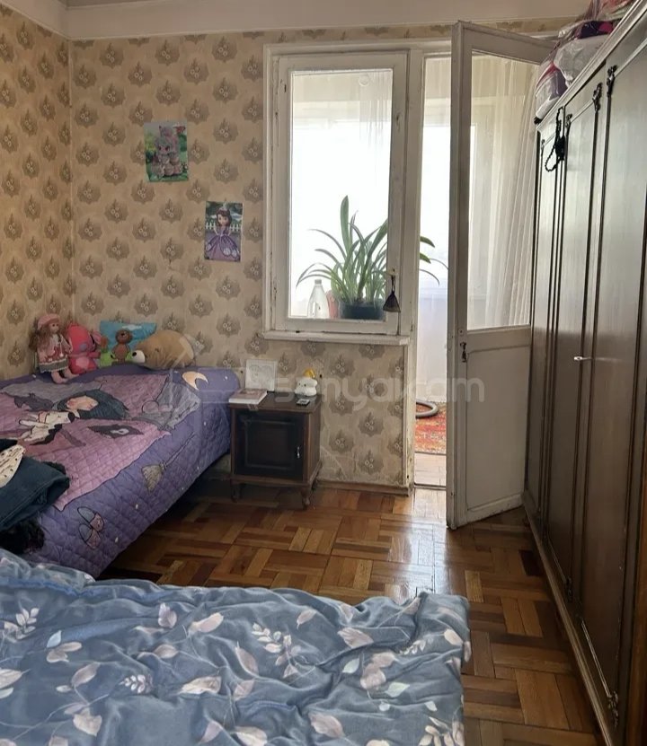 2 Սենյականոց Բնակարան Քարե Շենքում, 40քմ, 1/1 հարկ, Նորմալ Վիճակում, Կահավորված