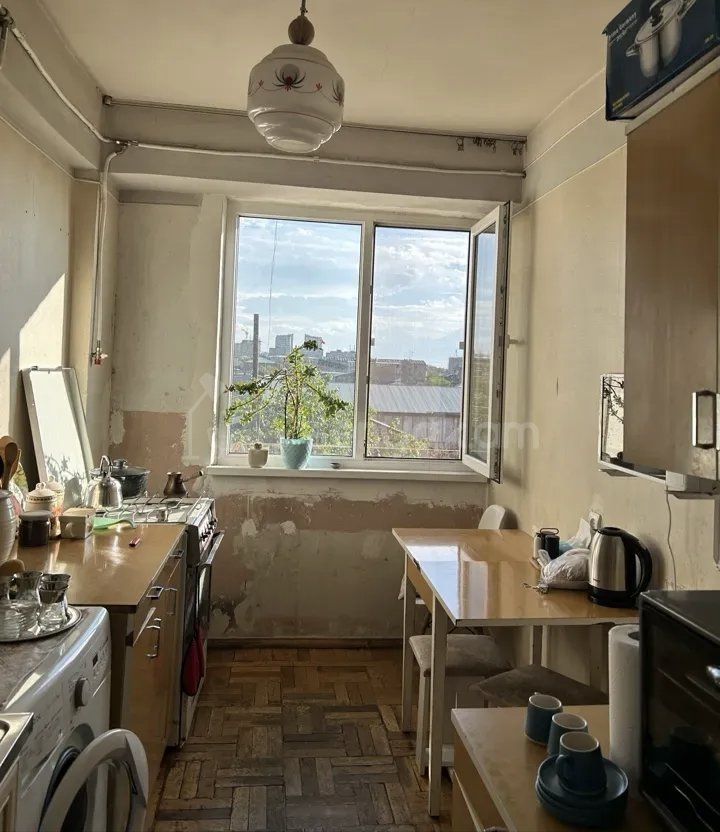 2 Սենյականոց Բնակարան Քարե Շենքում, 40քմ, 1/1 հարկ, Նորմալ Վիճակում, Կահավորված