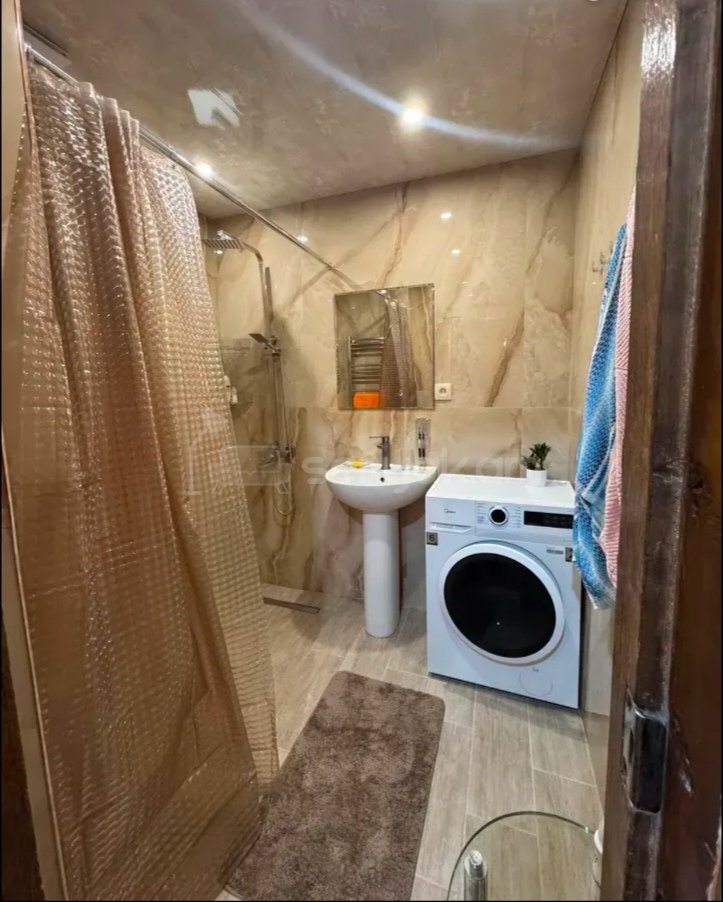 3 Սենյականոց Բնակարան, 75քմ, 2/9 հարկ, Նորմալ Վիճակում, Կահավորված