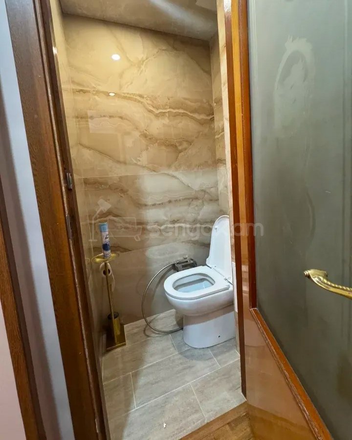 3 Սենյականոց Բնակարան, 75քմ, 2/9 հարկ, Նորմալ Վիճակում, Կահավորված